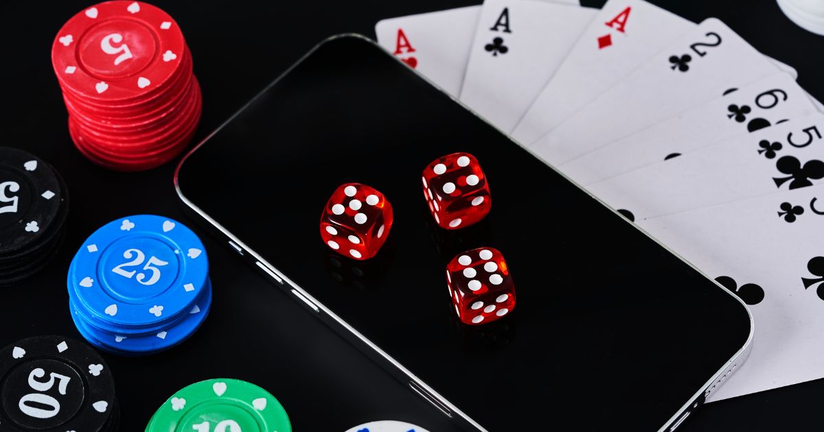 Online casinos, phone, poker